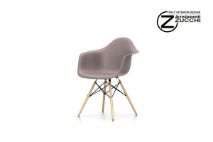 Charles & Ray Eames: Eames Plastic Armchair DAW 0 Zucchi Arredamenti