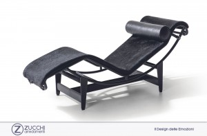 Le Corbusier, Jeanneret, Perriand: Poltrona LC4 Noire chaise longue Cassina Zucchi Arredamenti 01